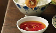 Nghề làm nước mắm truyền thống Quan Lạn